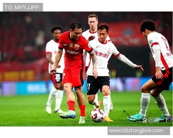 上海足球队强势领跑锦标赛积分榜总分达到70分展现冠军实力